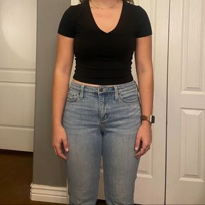 Black cropped tshirt